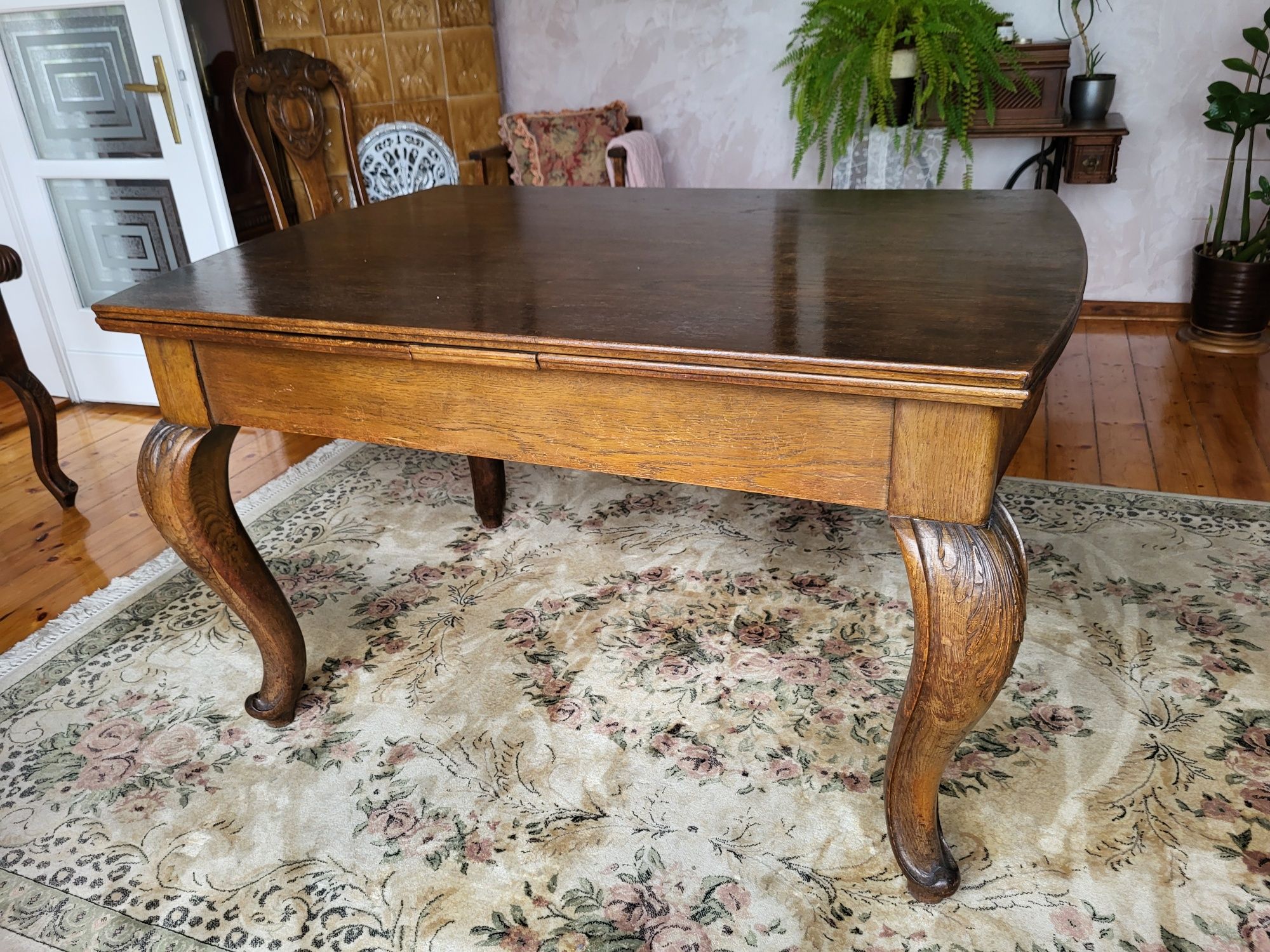 Stylowy komplet jadalniany – stół + 6 krzeseł + 2 fotele