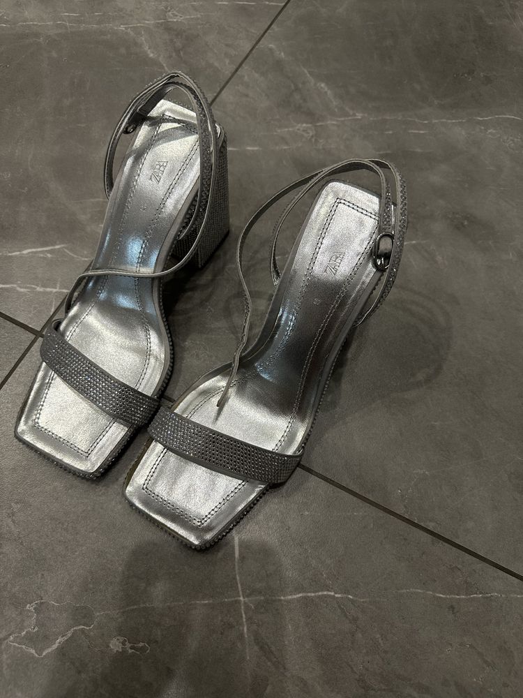 Босоніжки zara, сандалі на каблуку zara, туфлі на кабулку zara