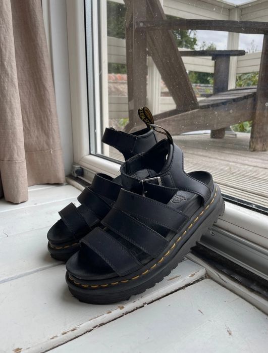 Sandálias Dr. Martens Como Novas