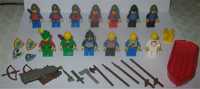 Conjunto Lego Vintage - 13 Miniguras e vários Acessórios (Anos 80/90)