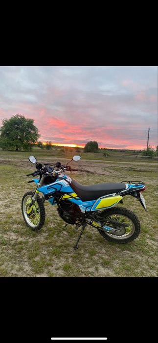 Продам ендуро-мотоцикл у відмінному стані!