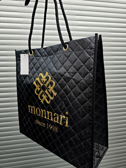 Modna pojemna damska torba marki Monnari czarna nowa