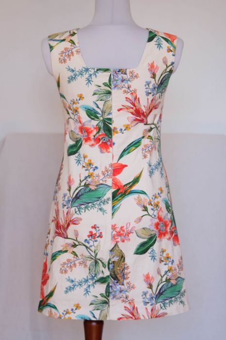 Reserved krótka sukienka wzór w kwiaty rozmiar 36 M