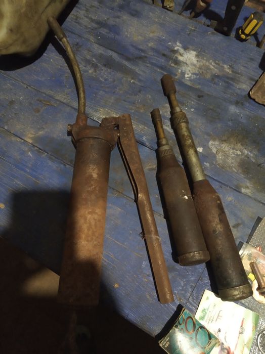 Продам сприц для смазки і багато чого іншого