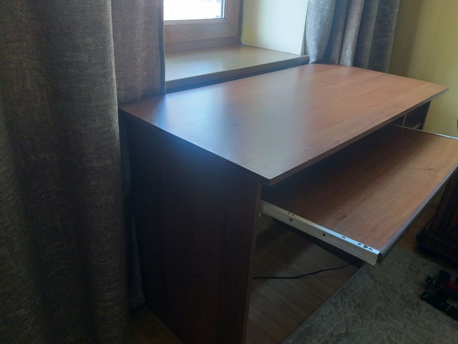 Стіл компютерний