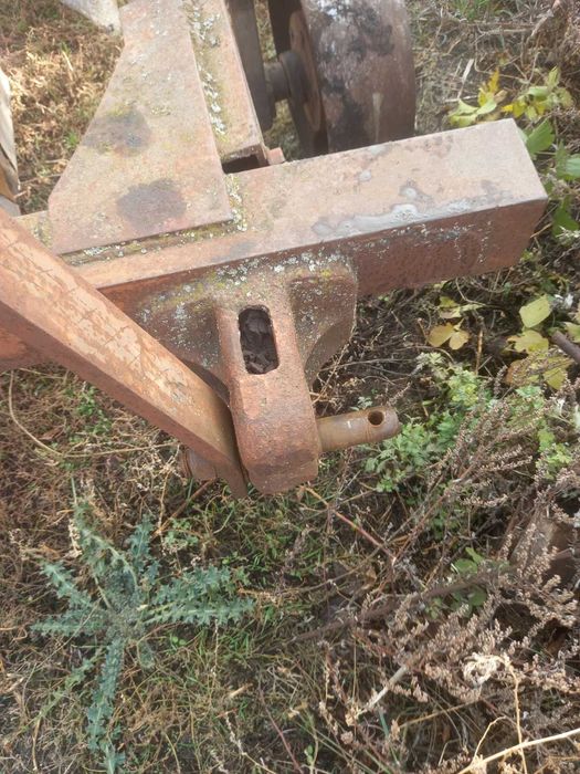 Плуг 5-ти корпусний на тонкому брусі