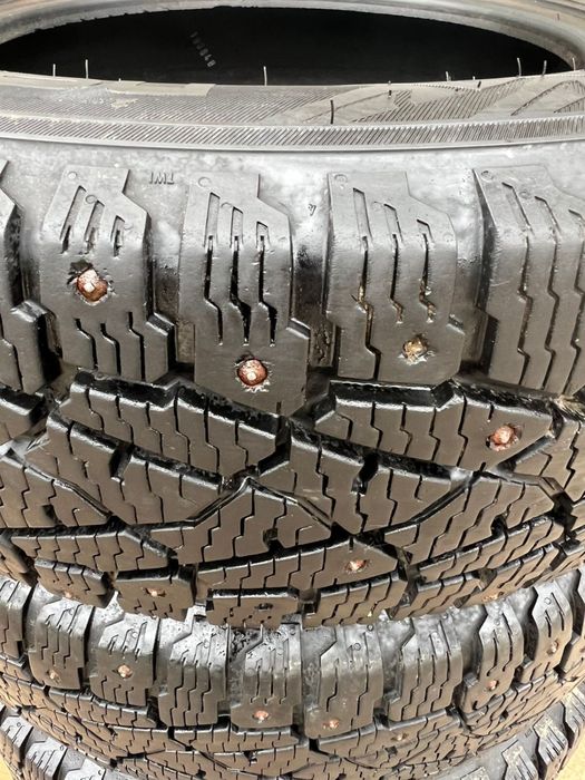 Резина шини Nokian зима 195/70 r15 c