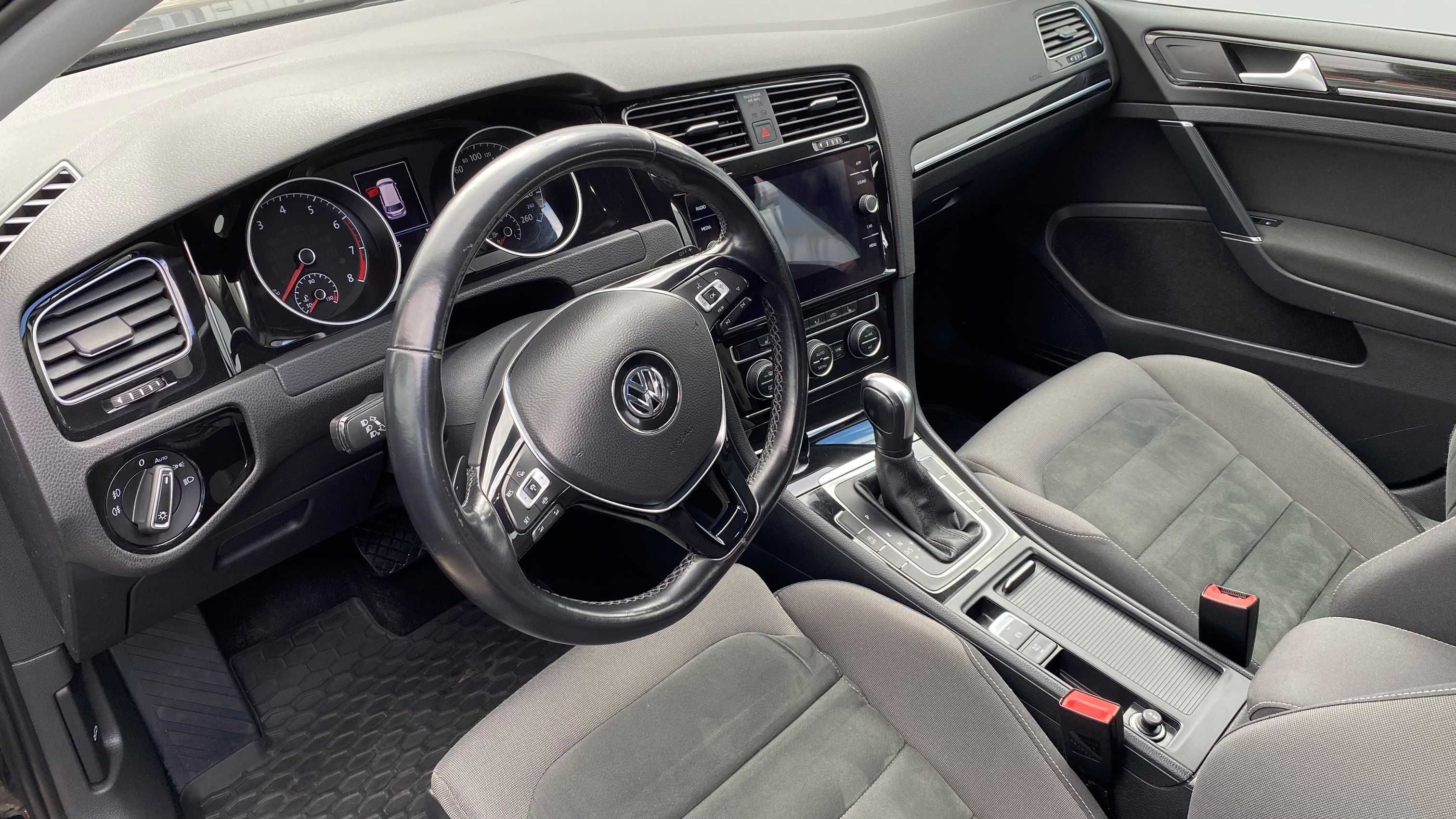 VW GOLF VARIANT 1.5 TSI 110 kW, rok produkcji 2019