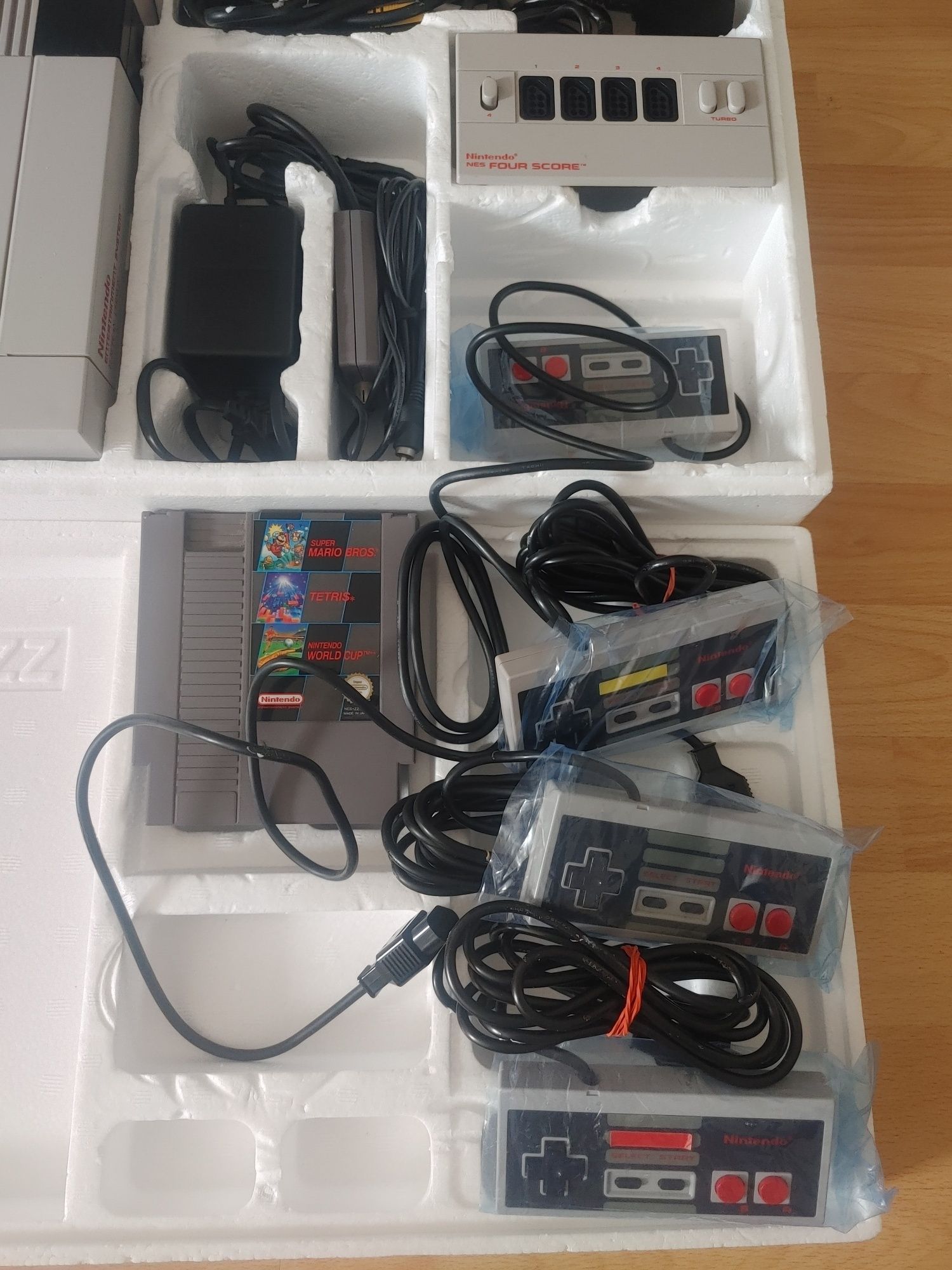 Nintendo NES  Zestaw w Opakowaniu Sprawna w db stanie SPRAWDŹ