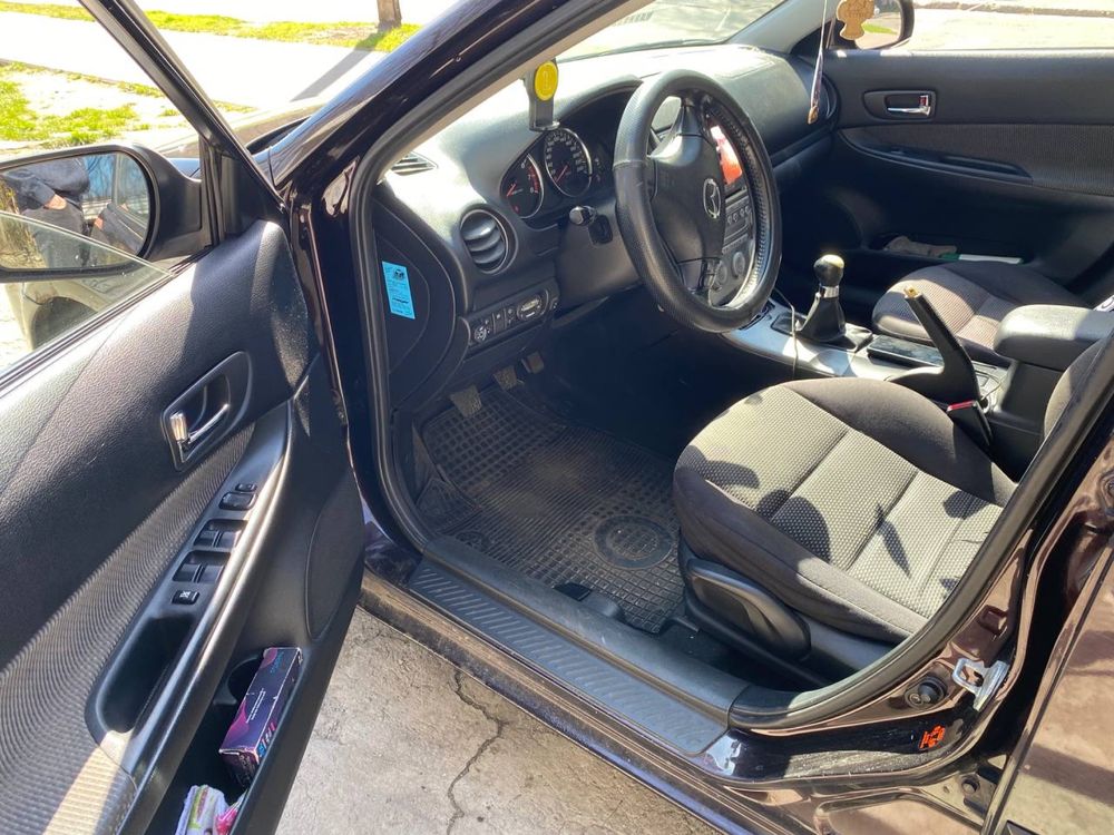 Mazda 6.