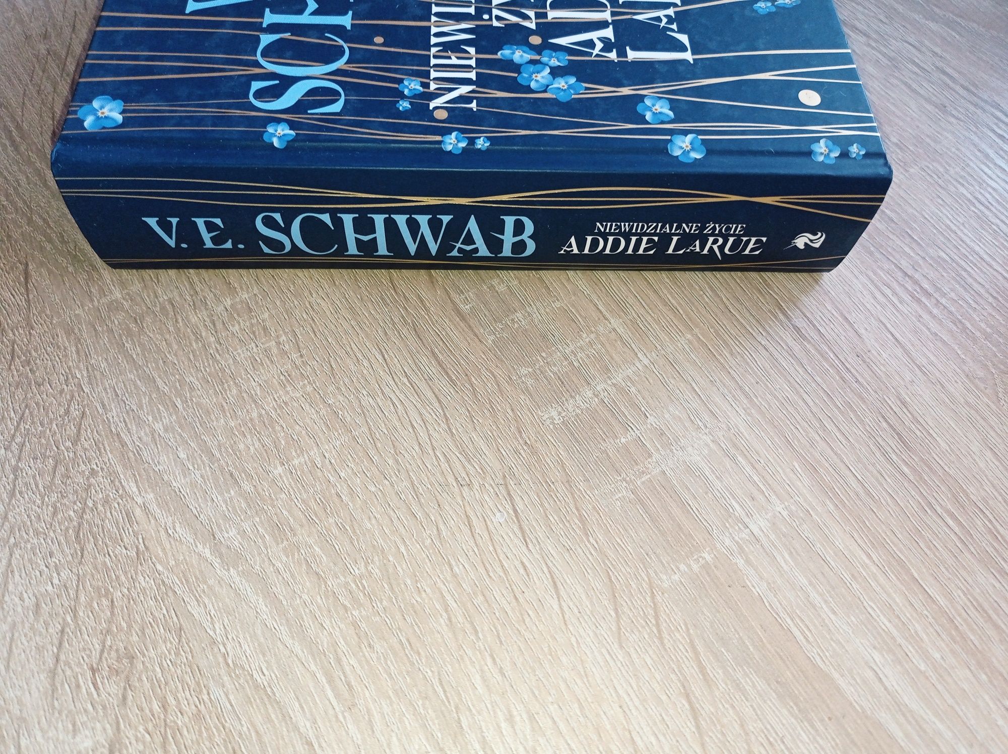 Niewidzialne życie Addie Larue V. E. Schwab