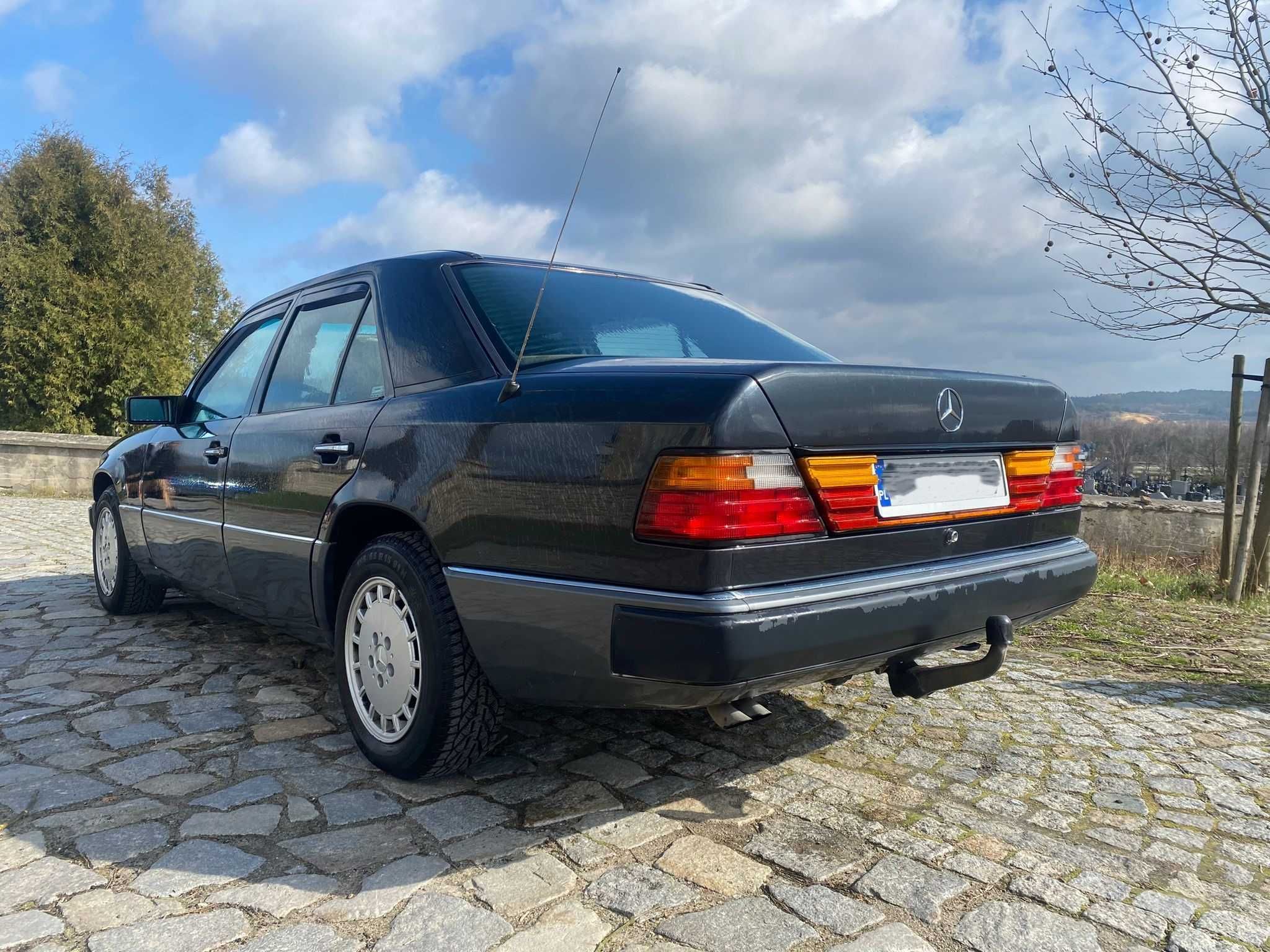 Mercedes W124 3.0L Diesel - Rok 1989, Pierwszy Właściciel w Kraju!