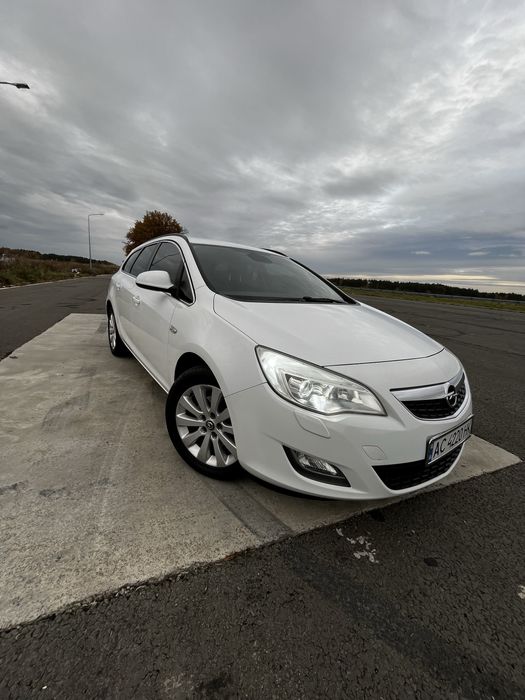 Продам Opel Astra 2011