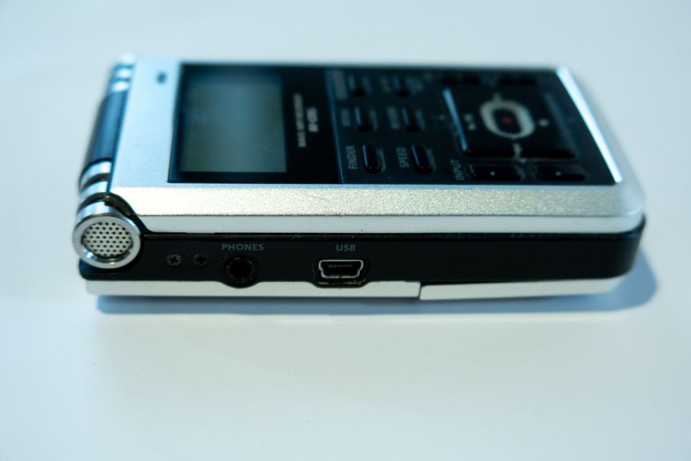 Диктофон ROLAND R-05