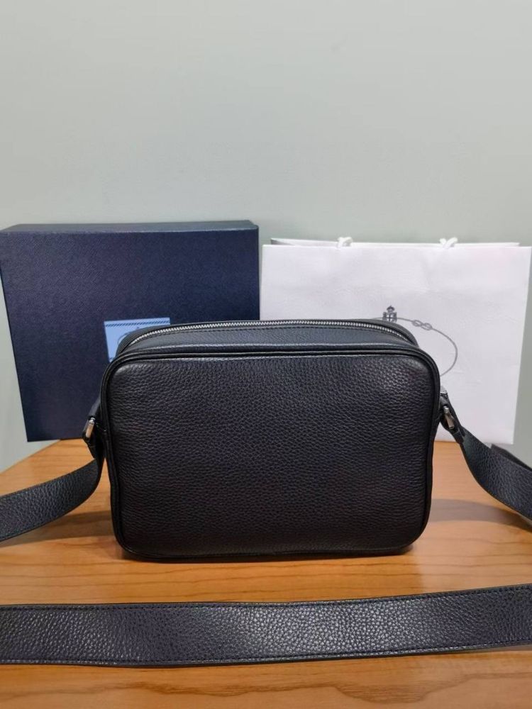Сумка prada чоловіча комплектація бутика