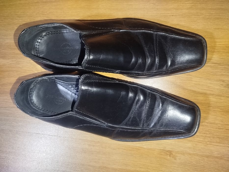 Sapatos pretos número 41