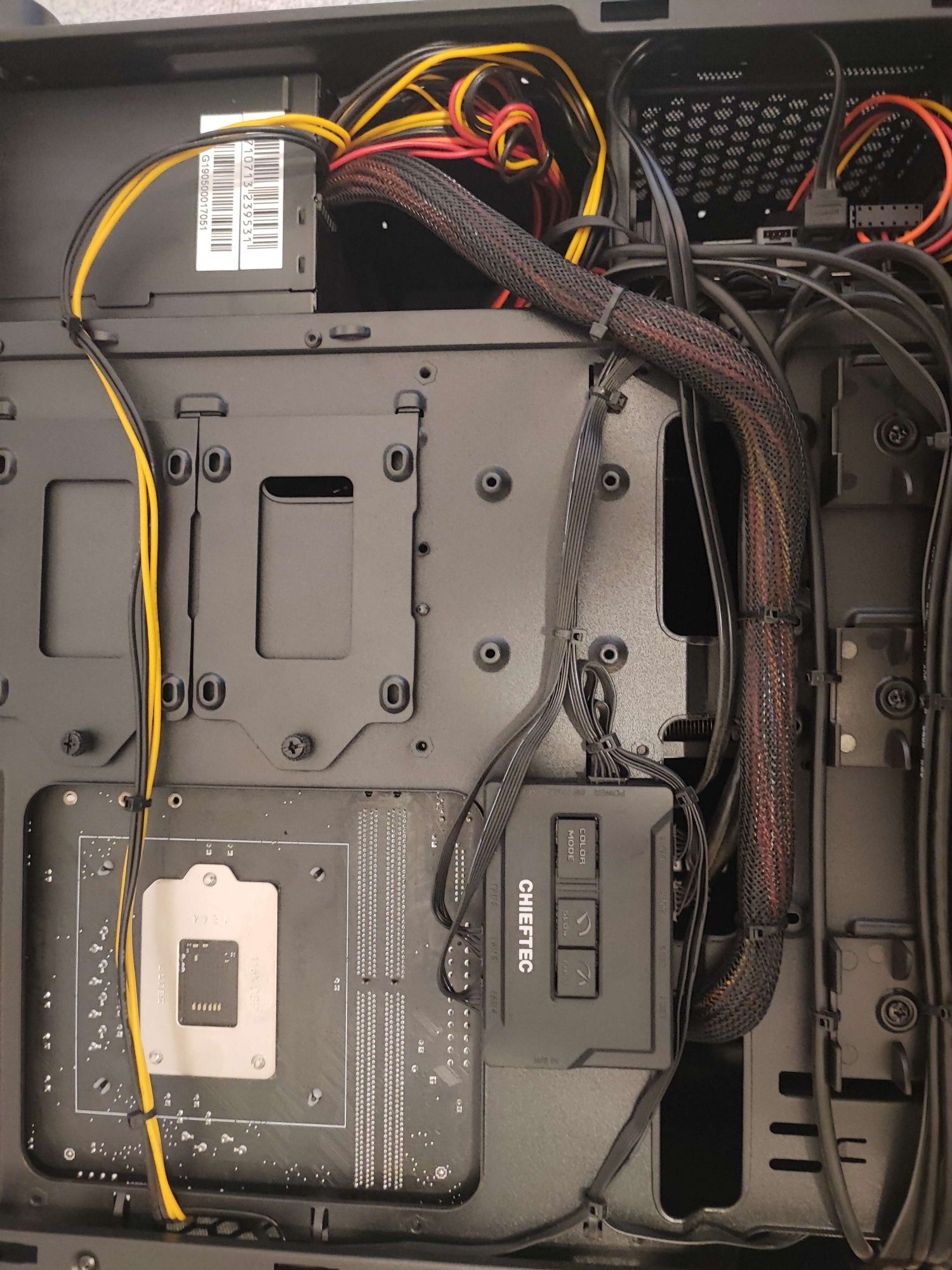 komputer do gier RTX 3060 / i5 / 16GB / SSD + HDD