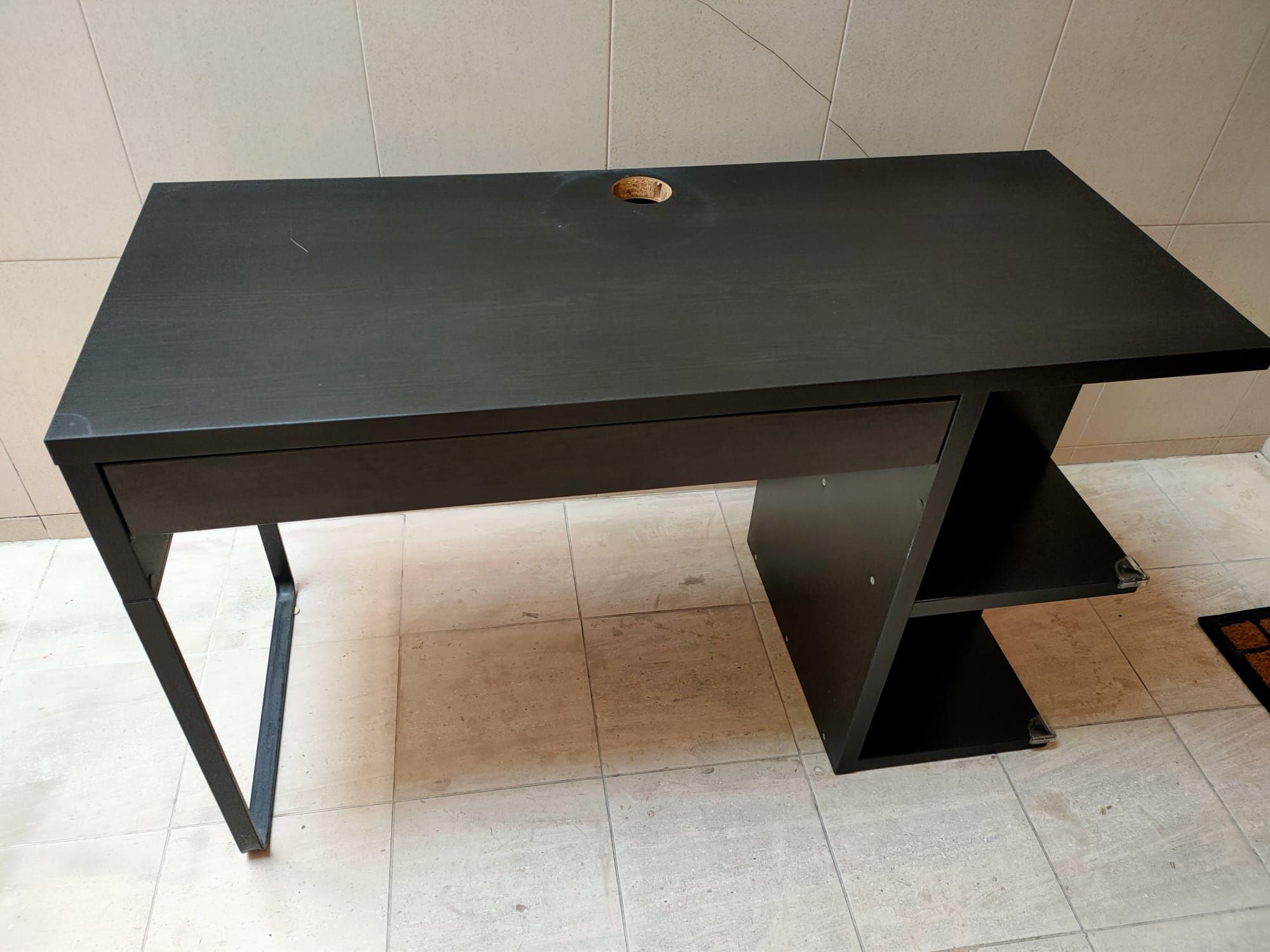 Secretaria como nova