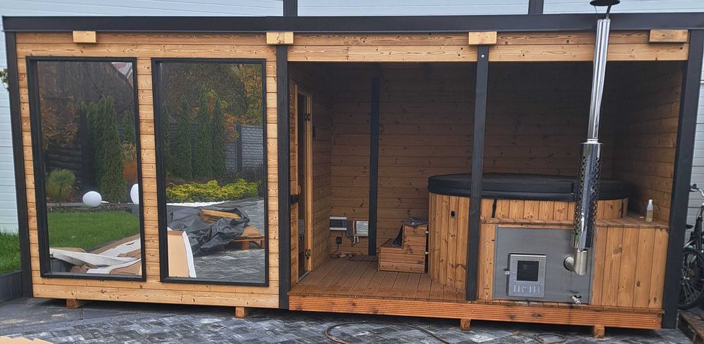 Sauna z Jacuzzi z piecem na drewno Producent