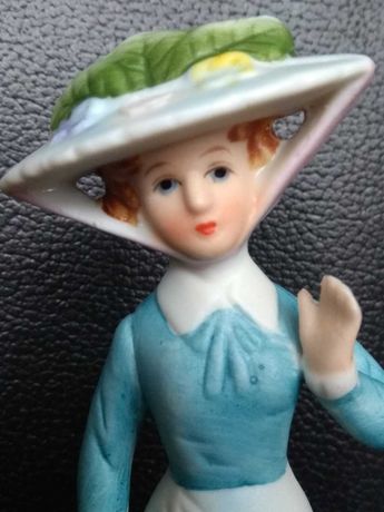 Декоративна Вінтажна дама в капелюшку