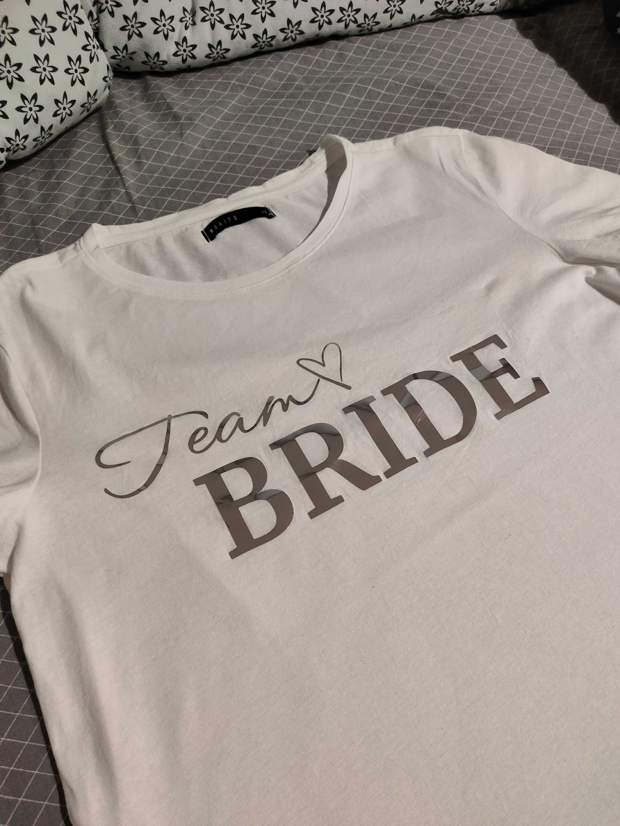 Biała bluzka t-shirt na wieczór panieński Bride team srebro napis
