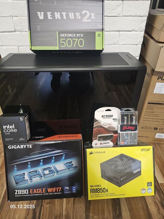 Intel Ultra 5 245K, RTX 5070 12GB GDDR7, 32GB DDR5, SSD 1TB KC3000, R