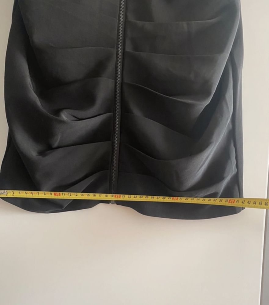 Czarna elegancka spódnica mini drapowana, marszczona, rozm S