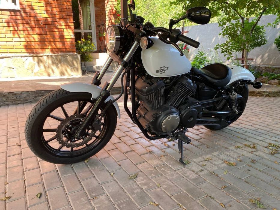 Yamaha Bolt XV950R Официал состояние Новый 6500км