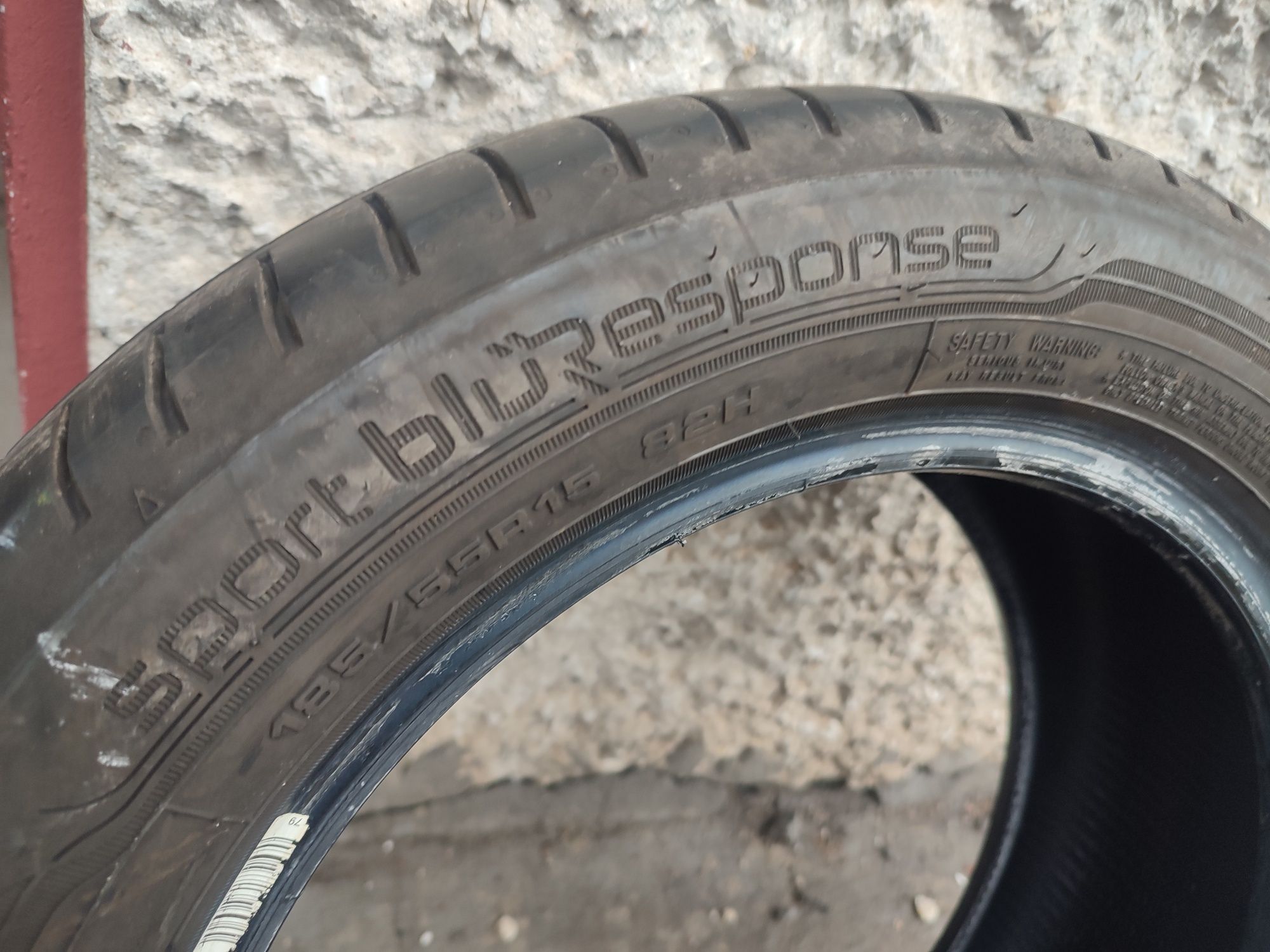 Pojedyncza opona Dunlop Sport BluResponse 185/55/15 82H