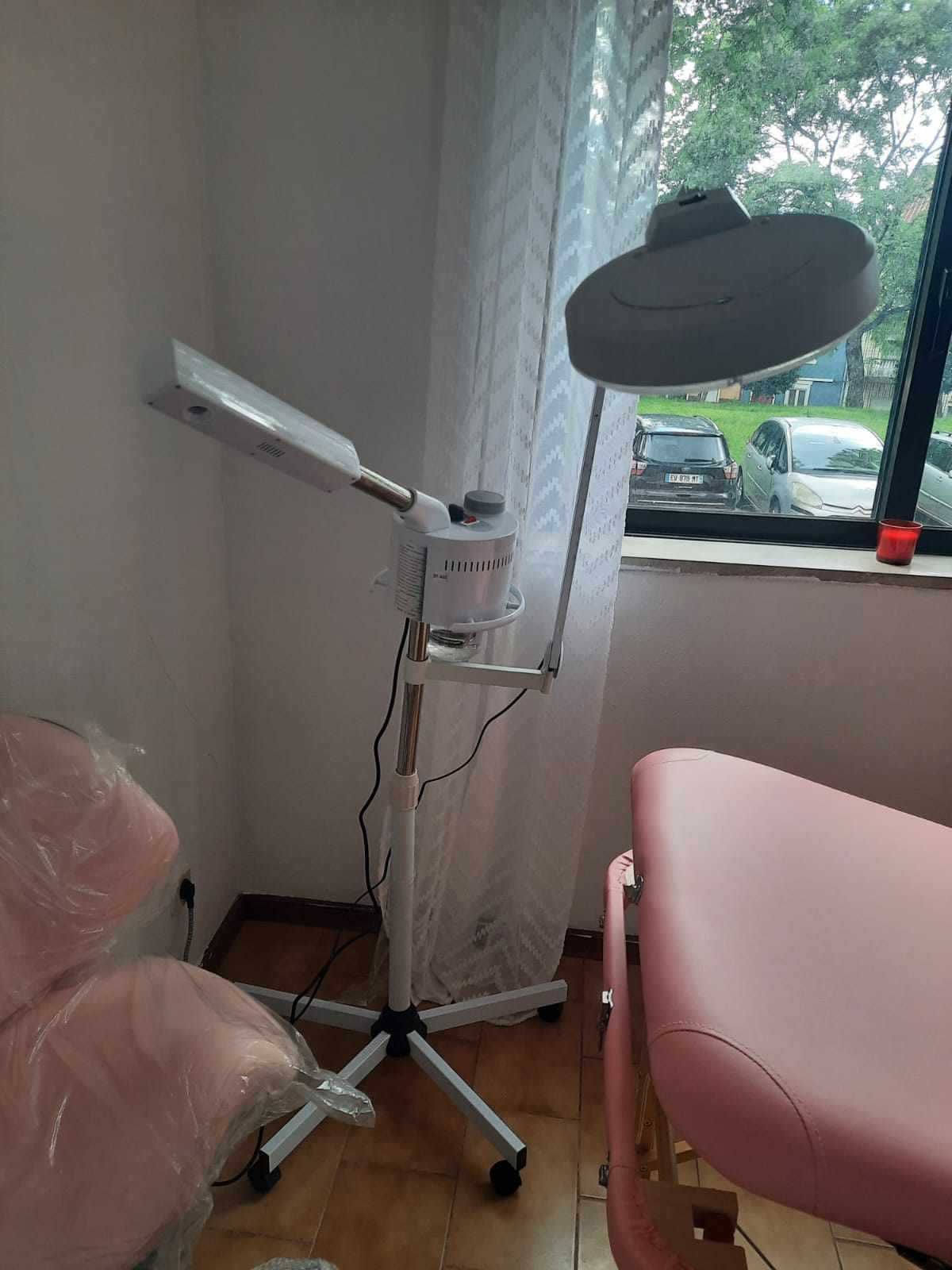 Marquesa e cadeira de Massoterapia e Massagem