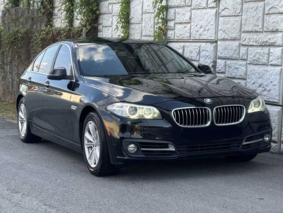 BMW 5 Series 528i      2015