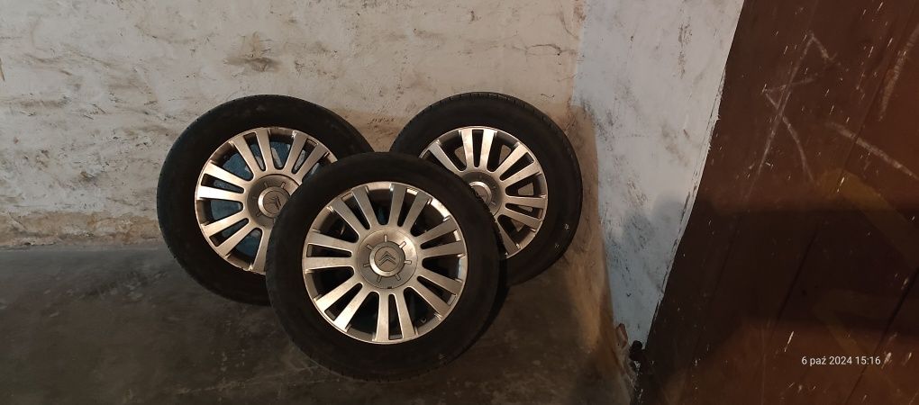 Felgi '16 z oponami 215 55 R16