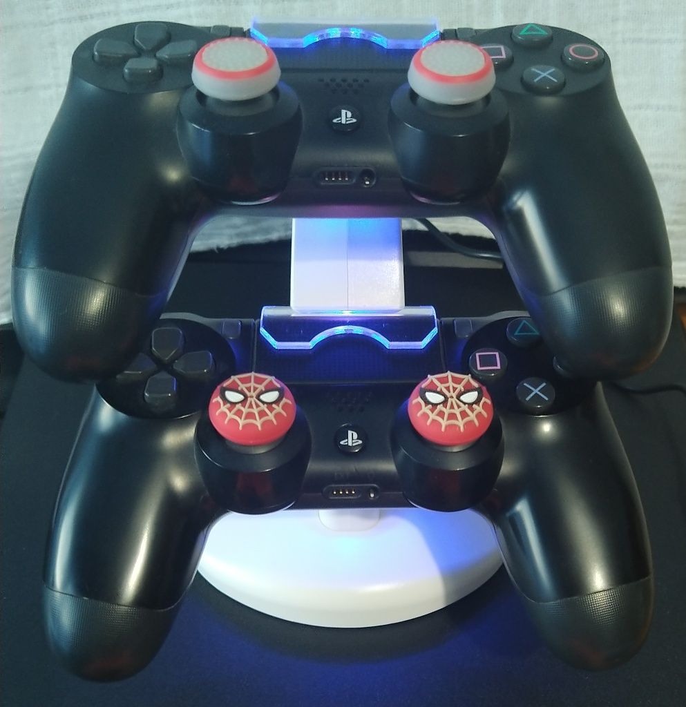 Carregador Duplo para comandos PlayStation 4