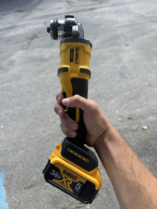 Аккумуляторная болгарка DeWALT DCG405P2 | 36V | 6.0 A/h