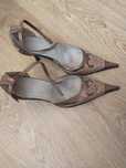 Buty na obcasie.