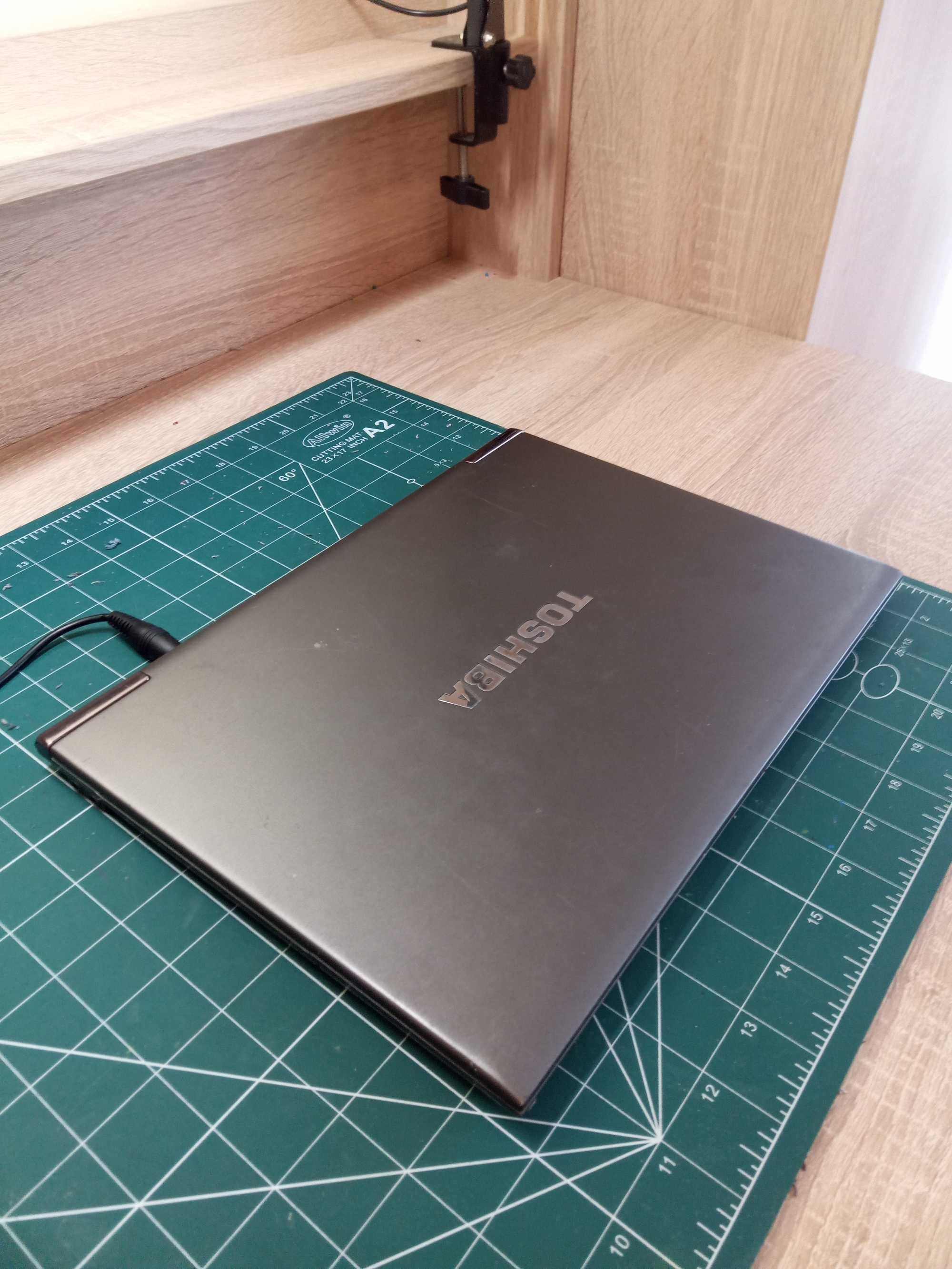 Ultra cienki laptop Toshiba Portege Z930, intel i5-3427U, SSD zasilacz
