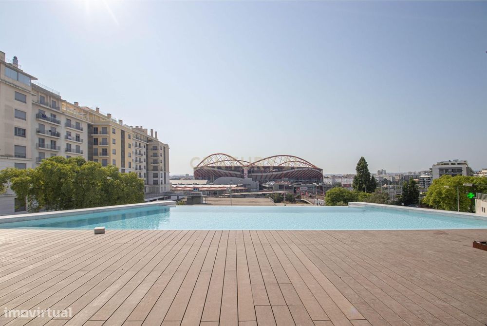 Apartamento T2 com Piscina e Estacionamento - Unique Benfica