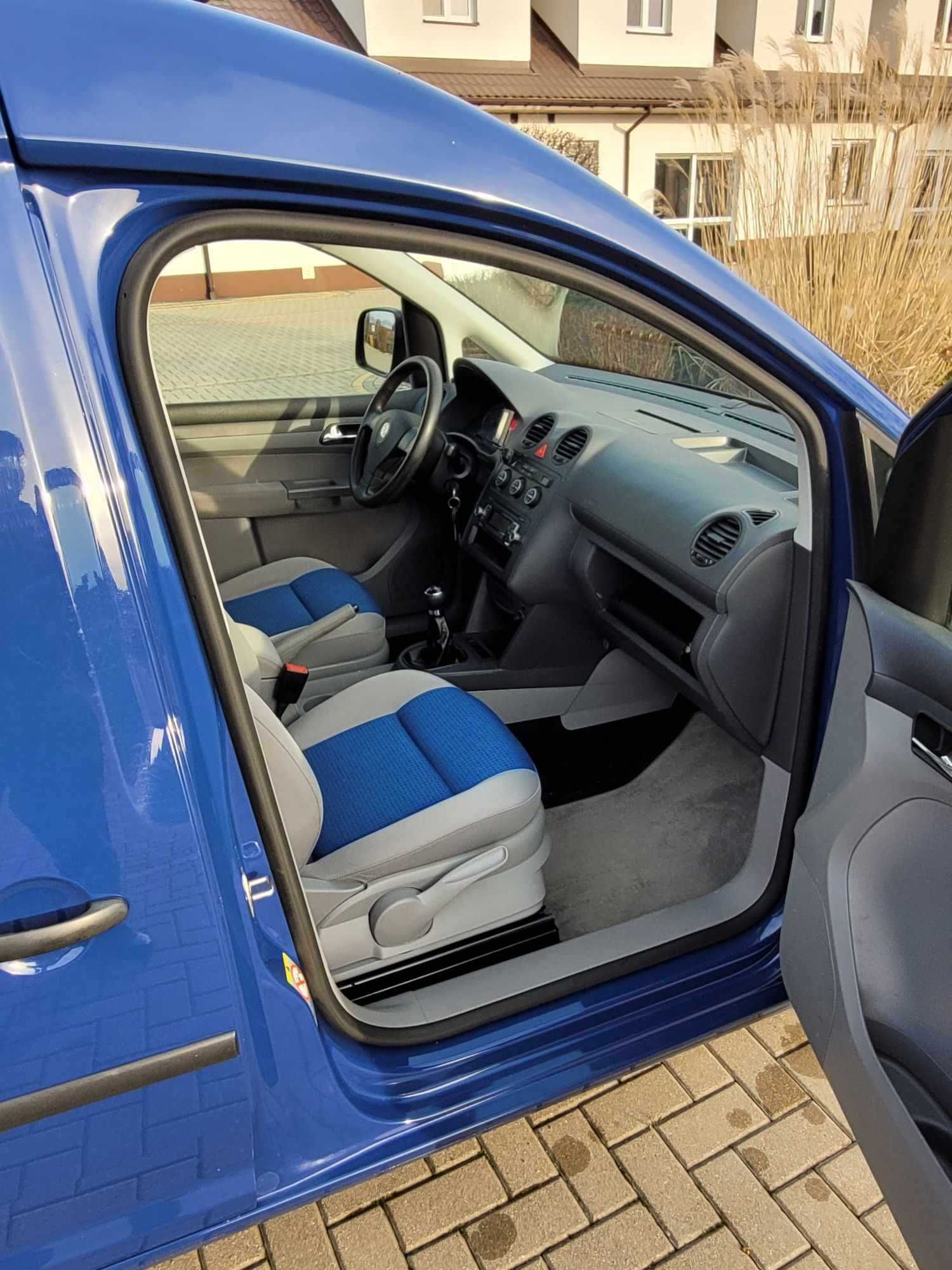 Volkswagen Caddy 1,6 MPI Stan idealny bez korozji klimatronik
