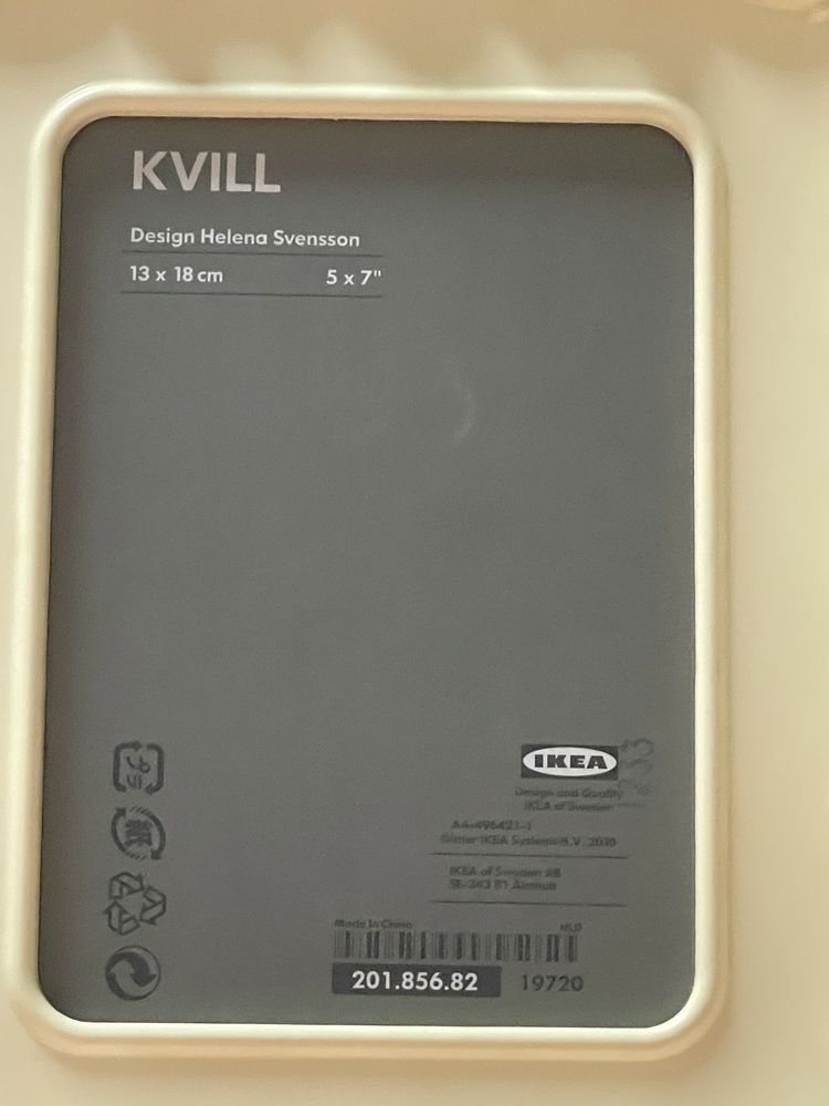 3 molduras Ikea modelo Kvill