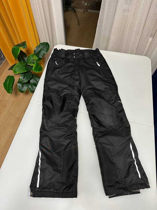 Жіночі лижні чорні штани М розміру