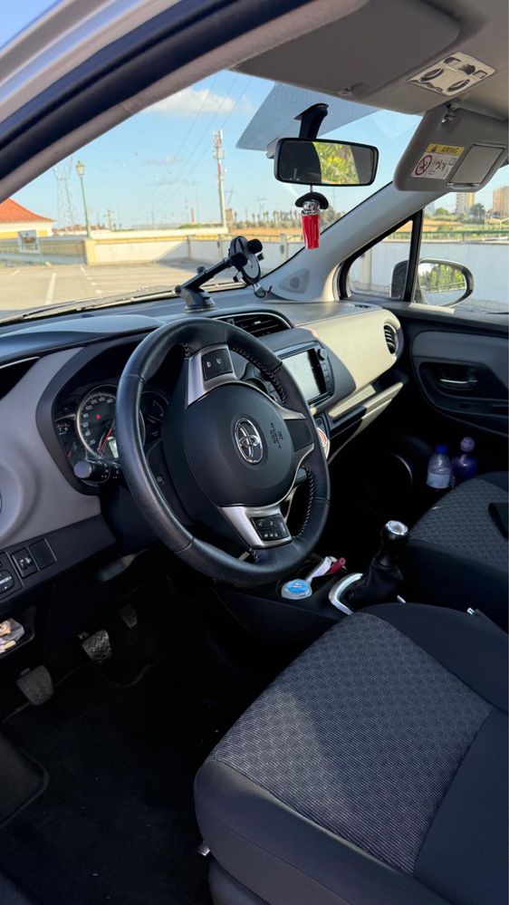 Toyota Yaris 1.0 Gasolina (Poucos Km)