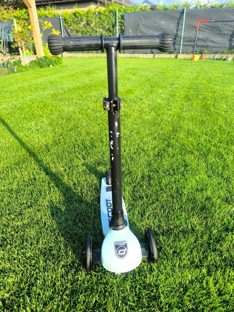 Hulajnoga scoot and ride świecące koła led