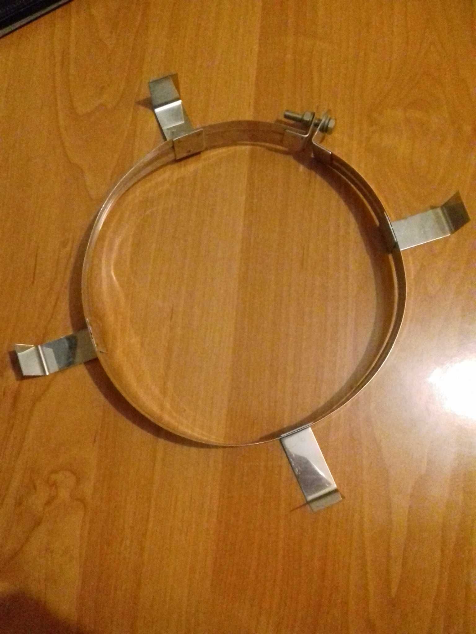 Opaska dystansowa do kominów.