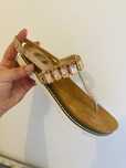 Sandalias compleyamente novas