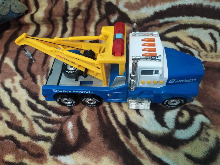 Дитяча іграшка кран з музичним і світловим супровідом