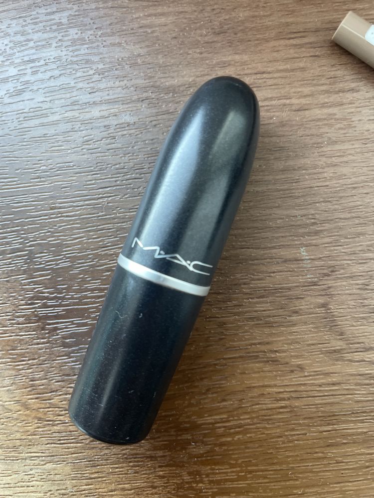 Помада губная MAC