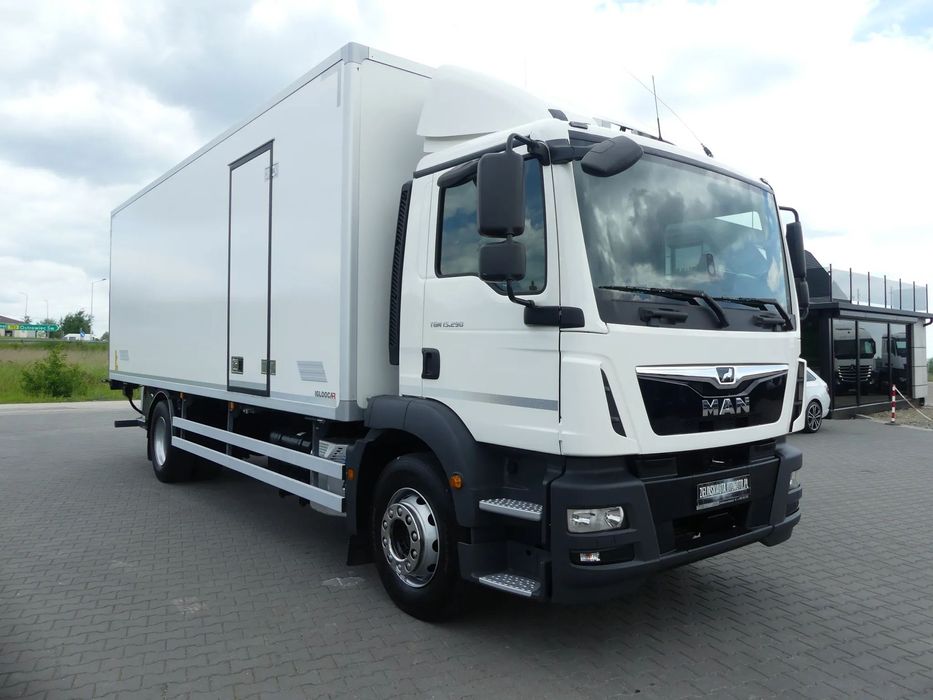 MAN TGM 15.290 / CHŁODNIA + WINDA / EURO 6 / IDEALNY STAN /  Ładowność 7240 kg / Silnik 6-cylindrowy /
