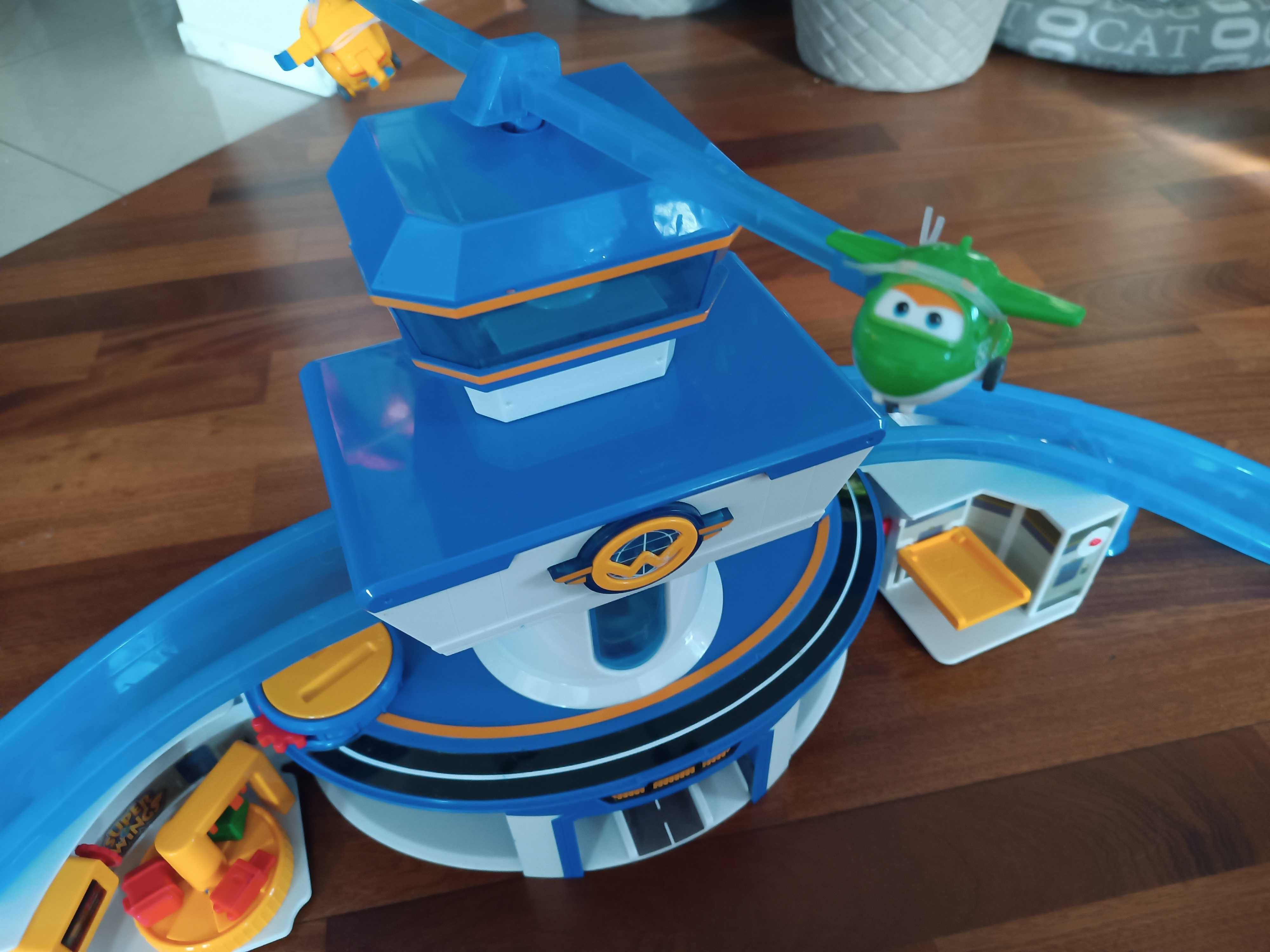 Super Wings Zestaw Lotnisko (710830)