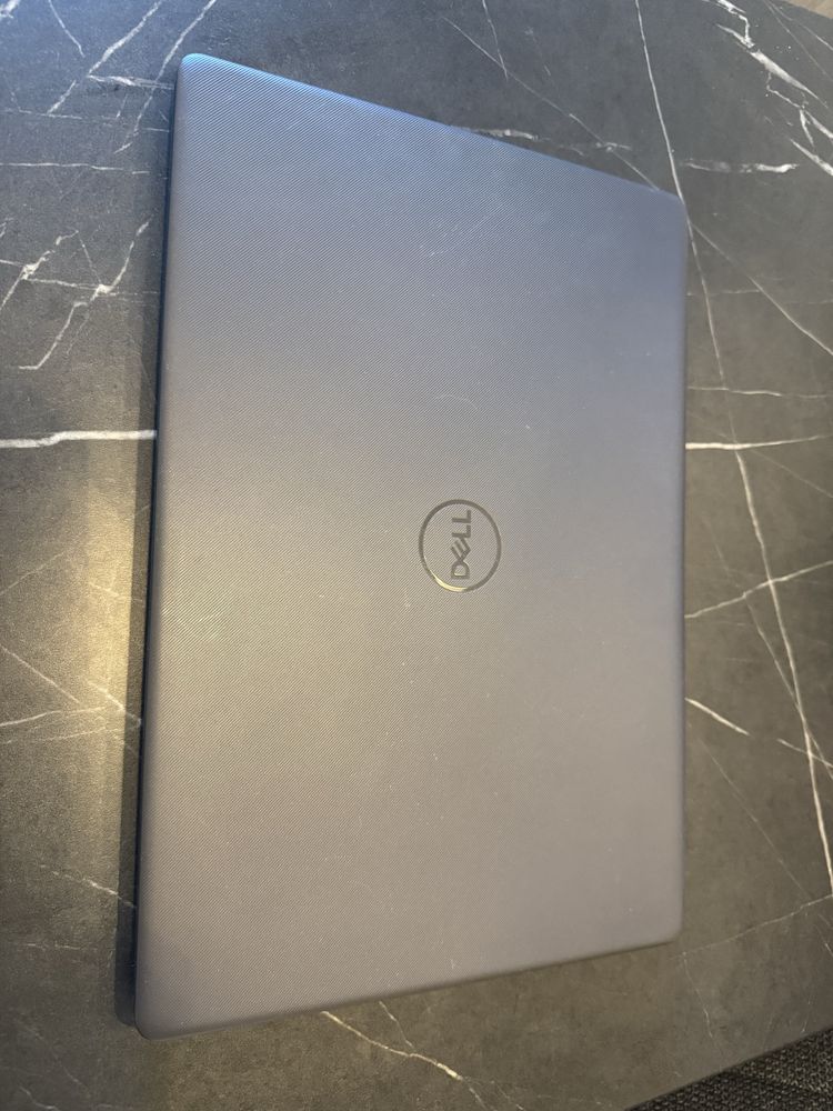 Laptop DELL VOSTRO 3500