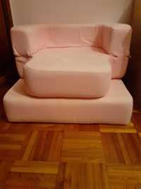 Sofá rosa para quarto de criança